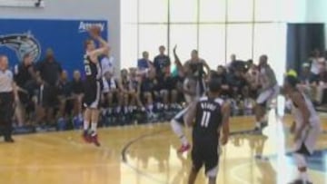 Hezonja anota el triple decisivo en su debut con Orlando Magic