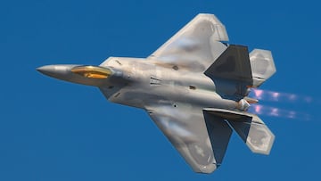 El ‘raptor’ de la Fuerza Aérea de los EEUU hace historia con el lanzamiento de su misil aire-aire de mayor alcance