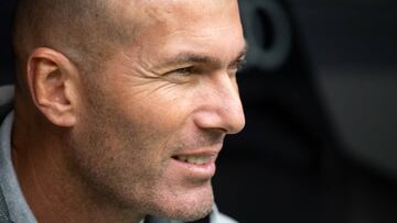 FILED - 31 July 2019, Bavaria, Munich: Real Madrid&#039;s head coach Zinedine Zidane is seen prior to the start of the Audi Cup third place soccer match between Real Madrid and Fenerbahce Istanbul at the Allianz Arena. Real Madrid were crowned Spanish cha