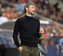 El Wolfsburgo destituye a Van Bommel
