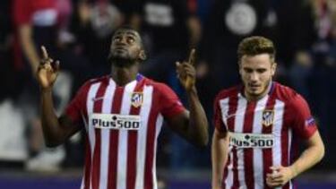 Jackson Martínez junto a Saúl.