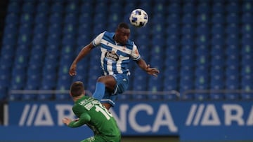 El futuro de Mujaid, central del Deportivo, puede estar en el Schalke 04.