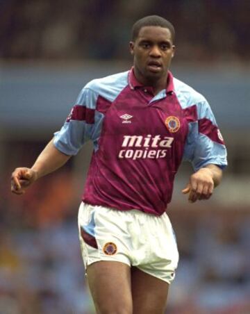 Dalian Atkinson, con el Aston Villa, fue jugador de la Real Sociedad en la temporada 1990-1991. Un disparo con una pistola eléctrica de la policía le causó la muerte a los 48 años.