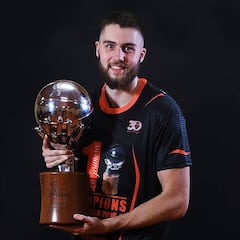 El Canarias no iguala la oferta y Mike Tobey vuelve al Valencia