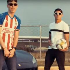 Alan Pulido recibe homenaje con canción del rapero Cuatro Divango