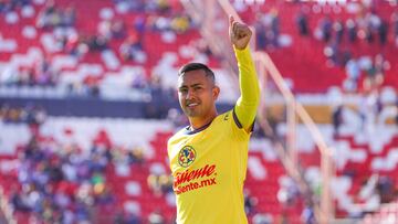 Momento en que Érick Sánchez entra al campo de juego del América.