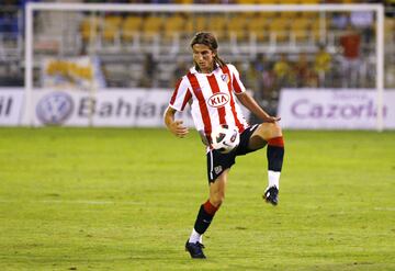 En 2010 fichó por el Atlético de Madrid y ganó la Supercopa de Europa en 2010, 2012 y 2018. Posteriormente regresaría en 2015 para jugar una segunda etapa.
