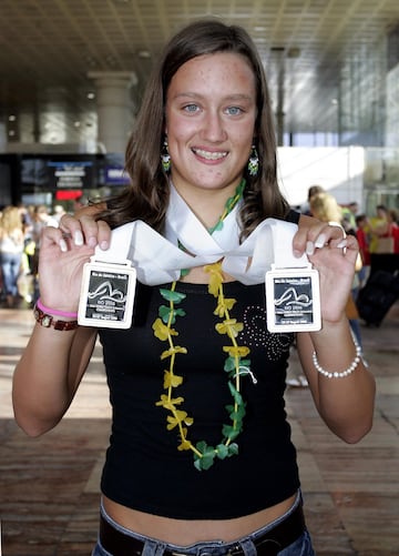 En 2006 se proclamó campeona del Mundial Junior en 400 estilos. Ese mismo año, en el Europeo Júnior también ganó el oro en 200 libres y 400 estilos.