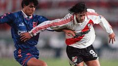 Hoyos adelanta que probará variantes frente a River Plate