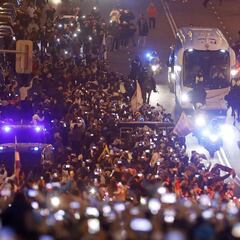 'Quedada Blanca' en el Bernabéu para recibir al bus del equipo