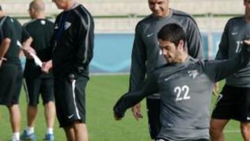 <b>TALENTO. </b>Isco golpea en la sesión; Joaquín y Duda le observan.