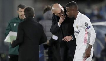 Vinicius, con Zidane.