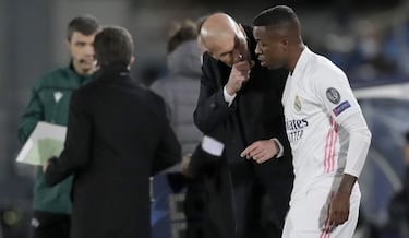 Vinicius aprieta a Hazard