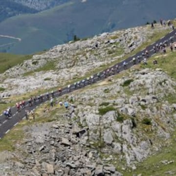 La subida al Aubisque en el Tour de Francia 2007.