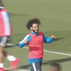 Marcelo vuelve a sonreír por este gran gol: Isco le secundó