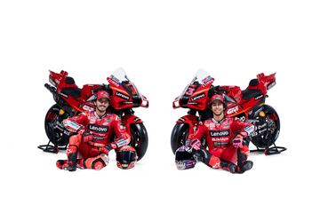 Francesco Bagnaia y Enea Bastianini en la presentación de la nueva Ducati para la temporada 23.