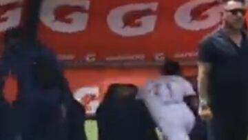 Vídeo: El incontrolable berrinche de Gustavo del Prete tras salir de cambio en el Pumas vs San Luis