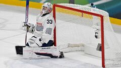 Un español en la portería de Francia de hockey hielo: así es Julián Juncà, el meta ‘bleu’ en los Juegos Olímpicos de Invierno