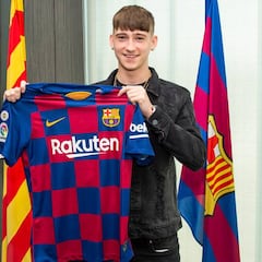 Louie Barry renuncia al PSG y ficha por el Barcelona