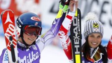 Mikaela Shiffrin y Anna Fenninger.