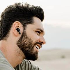 If you listen to the same song over and over again, psychologists say you probably have these four common traits