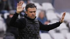 Barcelona's coach Luis Enrique reacts during match.