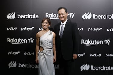 Sandra Sánchez posando con el  embajador de Japón en España, Tahahiro Namahae;