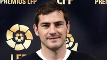 Casillas con el premio