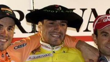 <b>EL PODIUM.</b> Samuel Sánchez, Cobo y Vicioso han completado los tres primeros puestos de la general tras una gran carrera.