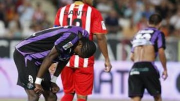 UD Almería y Real Valladolid comenzaron la Liga con empate en un partido en el que los rojiblancos jugaron casi 80 minutos en superioridad por la expulsión del pucelano Nivaldo.