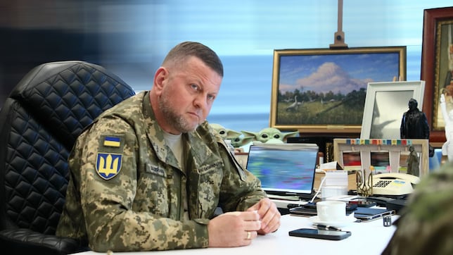 Zaluzhny ‘amenaza’ a Zelenski y da la “receta de la victoria” para Ucrania en la guerra