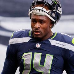 Report: DK Metcalf signs with the Seahawks on a three-year deal