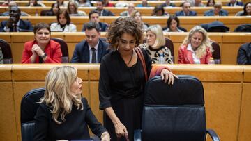 La vicepresidenta segunda y ministra de Trabajo, Yolanda Díaz (i), y la vicepresidenta primera y ministra de Hacienda, María Jesús Montero (d), durante el pleno del Congreso de los Diputados, en el Palacio del Senado, a 10 de enero de 2024, en Madrid (España). El Pleno del Congreso, en su primera reunión del año, debate y vota los objetivos de estabilidad presupuestaria y de deuda pública para el conjunto de las administraciones, un primer paso en la tramitación de los Presupuestos Generales de 2024. El Gobierno de coalición cuenta con apoyos
10 ENERO 2024;CONGRESO;PRESUPUESTOS GENERALES;DÉFICIT;POLÍTICA;SENADO;PLENO;DIPUTADOS;
Alejandro Martínez Vélez / Europa Press
10/01/2024