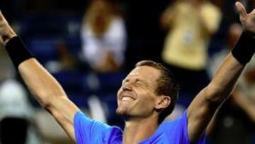 Berdych elimina a Federer y jugará las semis con Murray