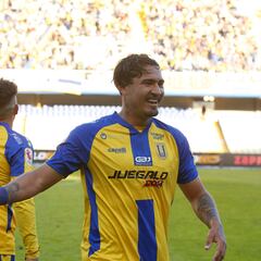 Volvió de Italia para dejar a su equipo líder de la B chilena: ¡golazo de tiro libre al ángulo!