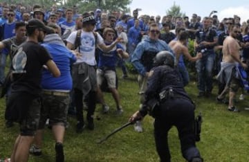 Los ultras del Oviedo causaron incidentes con los aficionados del Cádiz antes del encuentro