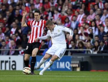 Toni Kroos con Aritz Aduriz.