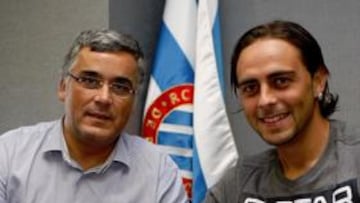 <b>BLANQUIAZUL. </b>Sergio García estrecha la mano de Joan Collet.