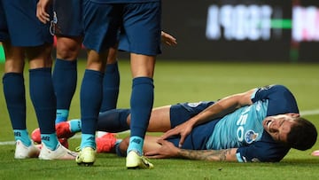 El colombiano marcó ante Sporting Braga a pase del mexicano, pero su pierna izquierda quedó enterrada en la definición. De inmediato salió del campo.