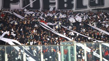 Futbol, Colo Colo vs Coquimbo Unido.
Fecha 20, Campeonato Nacional 2024.
Hinchas de Colo Colo alientan durante el partido contra Coquimbo Unido por primera division disputado en el estadio Monumental en Santiago, Chile.
16/08/2024
Marcelo Hernandez/Photosport
Football, Colo Colo vs Coquimbo Unido.
20 th turn, 2024 National Championship.
Colo Colo's fans cheer during the first division match against Coquimbo Unido at the Monumental stadium in Santiago, Chile.
16/08/2024
Marcelo Hernandez/Photosport