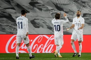 3-1. Karim Benzema celebró el tercer gol.