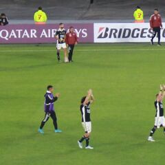 El sacrificio innecesario de Colo Colo: ¡se fue vendado del estadio!