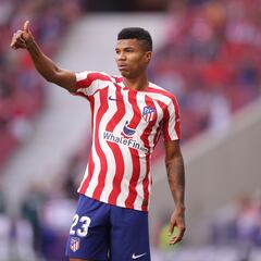 El Atlético explora la vía Reinildo