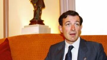 M. Bravo: "Debe mandar el presidente, no el técnico"