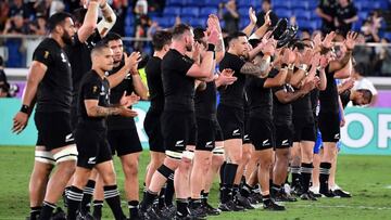 Los All Blacks desarman a Sud¨¢frica para liderar su grupo
