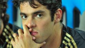 Wenger medita pedirle al Madrid la cesión de Kaká