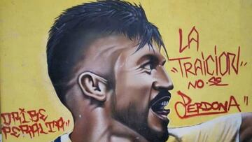 Aficionados de Las Águilas escribieron mensajes soeces en contra del delantero que partió de Coapa a Chivas, el odiado rival.
