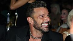 Ricky Martin queda libre de cargos. Juez desestima denuncia de su sobrino, Dennis Yadiel Sánchez, y archiva el caso. Aquí los detalles.