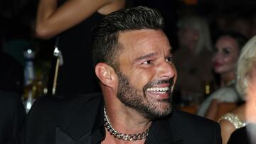 Ricky Martin queda libre de cargos. Juez desestima denuncia de su sobrino, Dennis Yadiel Sánchez, y archiva el caso. Aquí los detalles.