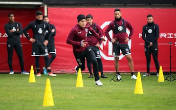 Ambos jugadores ya entrenan con el cuadro de Héctor Tapia en Macul. La preparación estará enfocada en lo físico durante estos días.